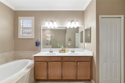 Villa ou maison à vendre à Bradenton, Floride: 4 chambres, 186.36 m2 № 2418362 - photo 25