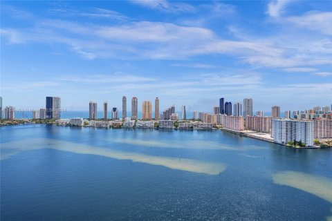 Condo in Aventura, Florida, 3 bedrooms  № 1327895 - photo 26