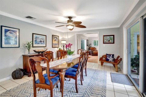 House in Plantation, Florida 5 bedrooms, 224.27 sq.m. № 1632873 - photo 15