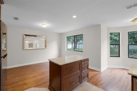 Casa en venta en Orlando, Florida, 4 dormitorios, 196.12 m2 № 1902270 - foto 16