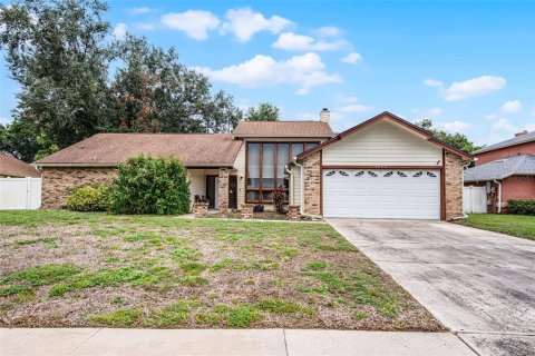 Casa en venta en Orlando, Florida, 4 dormitorios, 196.12 m2 № 1902270 - foto 1