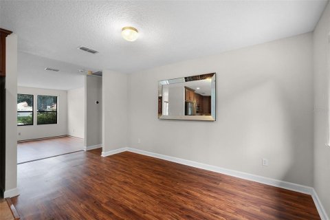 Casa en venta en Orlando, Florida, 4 dormitorios, 196.12 m2 № 1902270 - foto 17