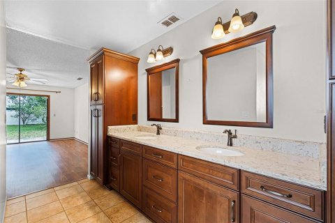 Casa en venta en Orlando, Florida, 4 dormitorios, 196.12 m2 № 1902270 - foto 22