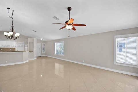 Villa ou maison à vendre à Weston, Floride: 3 chambres, 129.13 m2 № 1741304 - photo 8