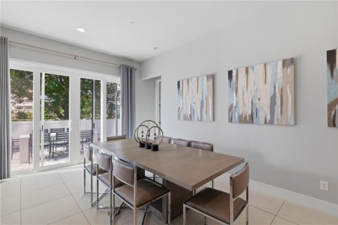 Condo in Four Corners, Florida, 3 bedrooms  № 2223795 - photo 9