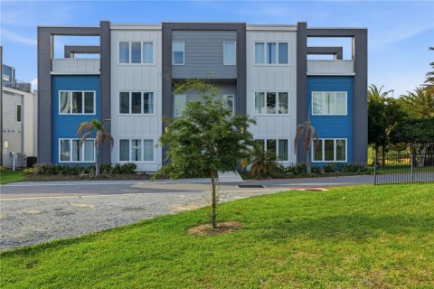 Condo in Four Corners, Florida, 3 bedrooms № 2223795