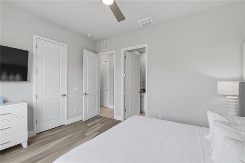Condo in Four Corners, Florida, 3 bedrooms  № 2223795 - photo 18