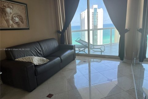 Condominio en venta en Sunny Isles Beach, Florida, 2 dormitorios, 142.14 m2 № 1967911 - foto 7