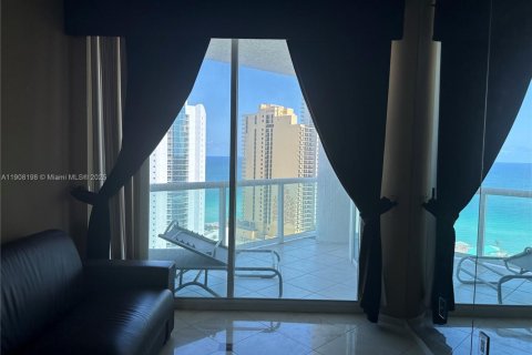 Condominio en venta en Sunny Isles Beach, Florida, 2 dormitorios, 142.14 m2 № 1967911 - foto 6