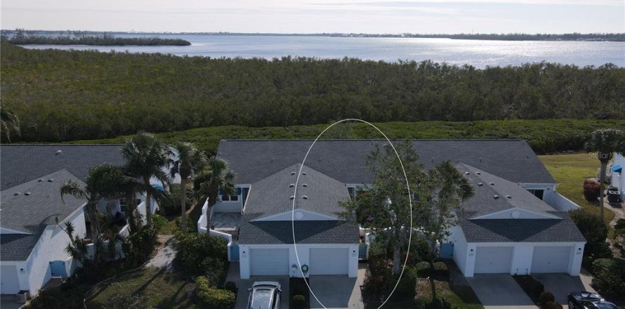 House in Bradenton, Florida 2 bedrooms, 120.03 sq.m. № 1556858