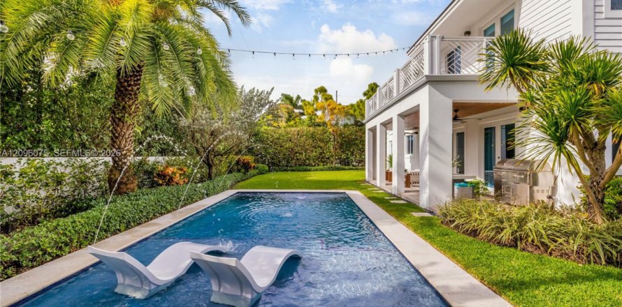Villa ou maison à South Miami, Floride 5 chambres, 346.15 m2 № 2387990