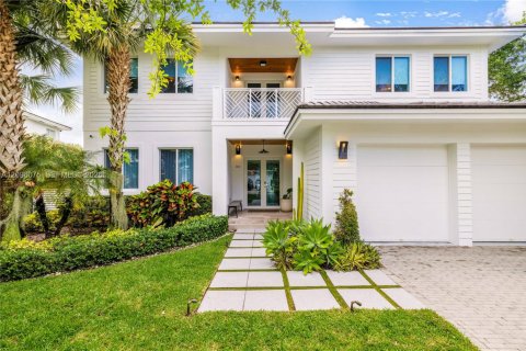 Villa ou maison à vendre à South Miami, Floride: 5 chambres, 346.15 m2 № 2387990 - photo 2