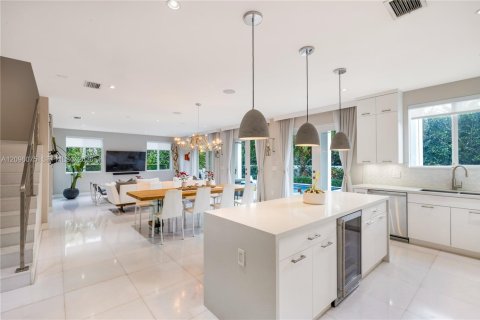 Villa ou maison à vendre à South Miami, Floride: 5 chambres, 346.15 m2 № 2387990 - photo 26