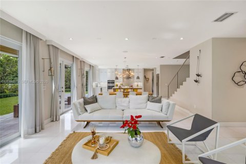 Villa ou maison à vendre à South Miami, Floride: 5 chambres, 346.15 m2 № 2387990 - photo 24