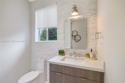 Villa ou maison à vendre à South Miami, Floride: 5 chambres, 346.15 m2 № 2387990 - photo 27