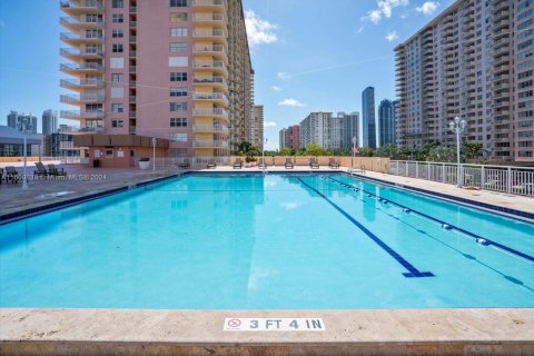 Condominio en venta en Sunny Isles Beach, Florida, 2 dormitorios, 118.45 m2 № 1864782 - foto 29
