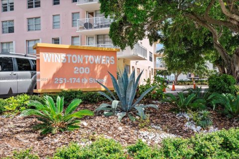 Condominio en venta en Sunny Isles Beach, Florida, 2 dormitorios, 118.45 m2 № 1864782 - foto 26