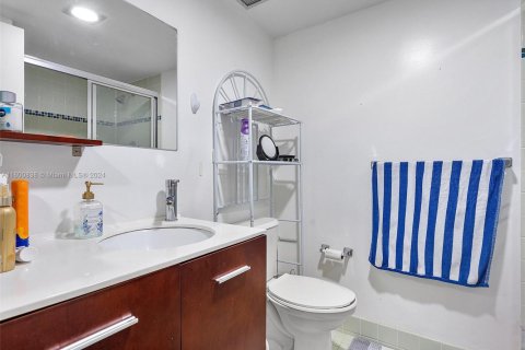 Condominio en venta en Sunny Isles Beach, Florida, 2 dormitorios, 118.45 m2 № 1864782 - foto 22