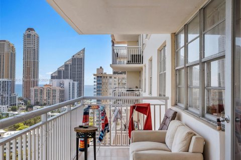 Condominio en venta en Sunny Isles Beach, Florida, 2 dormitorios, 118.45 m2 № 1864782 - foto 4