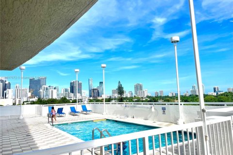 Снять в аренду кондоминиум в Майами, Флорида 1 спальня, 66.52м2, № 1949392 - фото 23