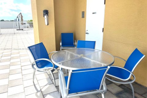 Снять в аренду кондоминиум в Майами, Флорида 1 спальня, 66.52м2, № 1949392 - фото 25