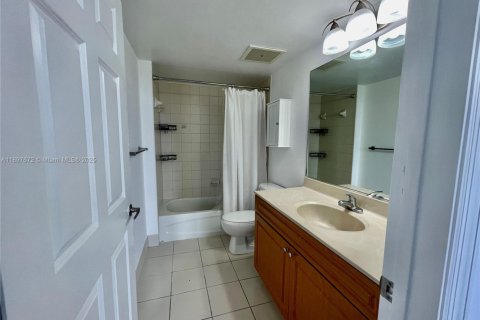 Снять в аренду кондоминиум в Майами, Флорида 1 спальня, 66.52м2, № 1949392 - фото 13