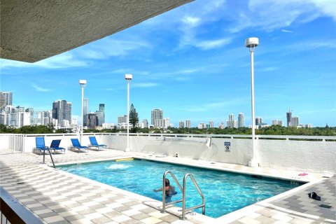 Снять в аренду кондоминиум в Майами, Флорида 1 спальня, 66.52м2, № 1949392 - фото 24