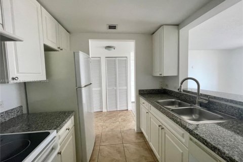 Снять в аренду кондоминиум в Майами, Флорида 1 спальня, 66.52м2, № 1949392 - фото 11