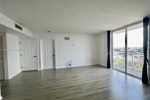Снять в аренду кондоминиум в Майами, Флорида 1 спальня, 66.52м2, № 1949392 - фото 6
