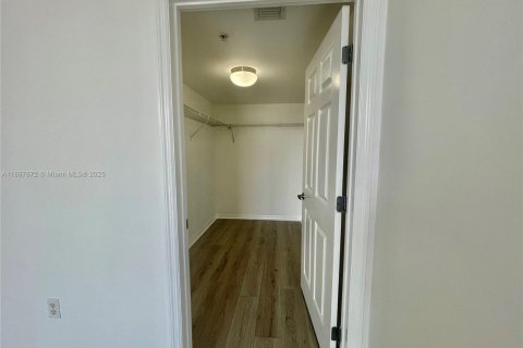 Снять в аренду кондоминиум в Майами, Флорида 1 спальня, 66.52м2, № 1949392 - фото 16