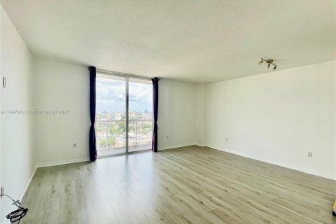 Снять в аренду кондоминиум в Майами, Флорида 1 спальня, 66.52м2, № 1949392 - фото 4