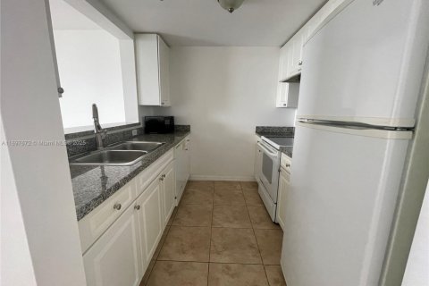 Снять в аренду кондоминиум в Майами, Флорида 1 спальня, 66.52м2, № 1949392 - фото 10
