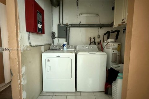 Снять в аренду виллу или дом в Мирамар, Флорида 3 спальни, 139.45м2, № 2034823 - фото 26