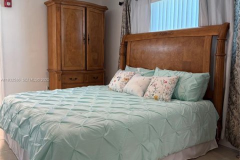 Снять в аренду виллу или дом в Мирамар, Флорида 3 спальни, 139.45м2, № 2034823 - фото 19