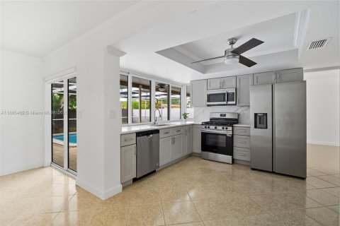 Villa ou maison à vendre à Sunrise, Floride: 4 chambres, 164.25 m2 № 1931676 - photo 12