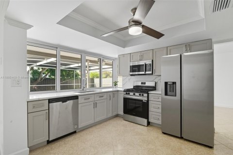 Villa ou maison à vendre à Sunrise, Floride: 4 chambres, 164.25 m2 № 1931676 - photo 11