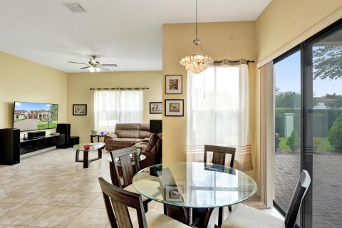 Villa ou maison à vendre à Cooper City, Floride: 4 chambres, 252.69 m2 № 2186589 - photo 12