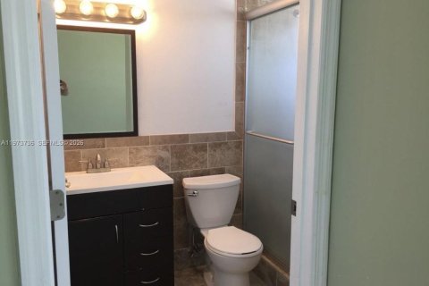 Condo in Miami Beach, Florida, 2 bedrooms  № 2052906 - photo 4