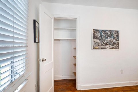 Appartement à louer à Coral Gables, Floride: 2 chambres, 74.32 m2 № 1889253 - photo 21
