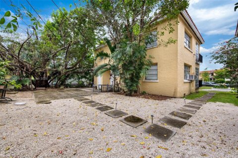 Appartement à louer à Coral Gables, Floride: 2 chambres, 74.32 m2 № 1889253 - photo 7