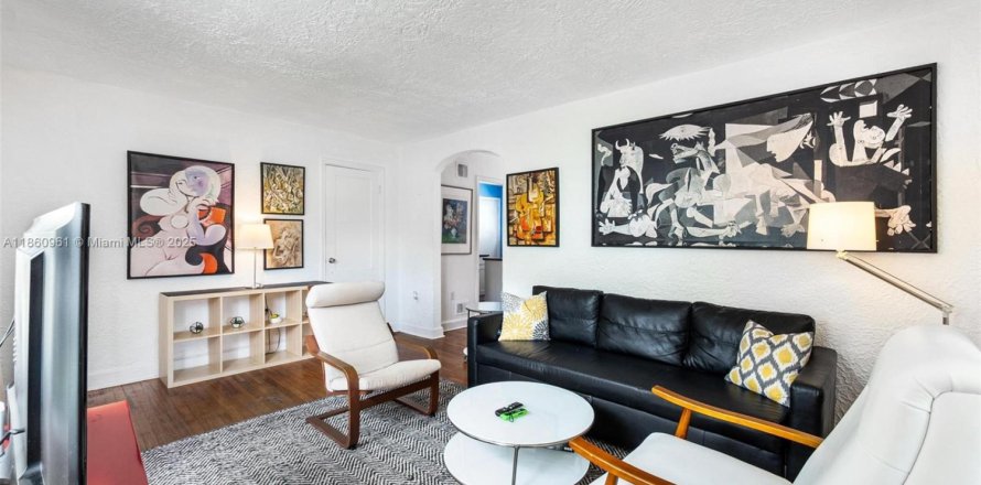 Appartement à Coral Gables, Floride 2 chambres, 74.32 m2 № 1889253