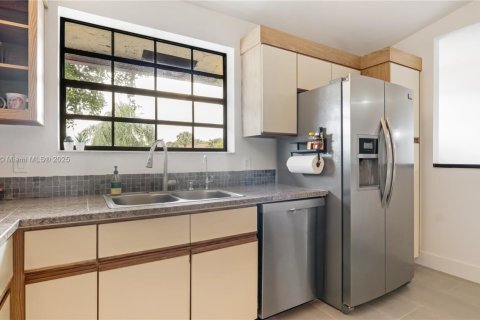 Copropriété à vendre à Deerfield Beach, Floride: 2 chambres, 102.19 m2 № 1968699 - photo 9