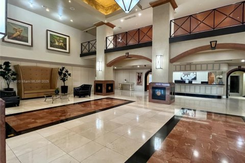 Condo in Miami, Florida, 1 bedroom  № 1921370 - photo 27