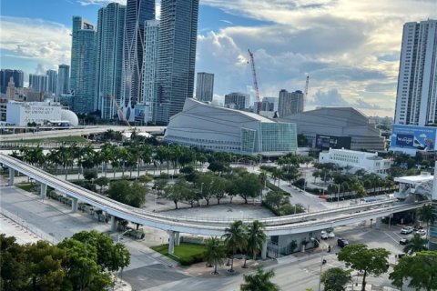 Condo in Miami, Florida, 1 bedroom  № 1921370 - photo 7