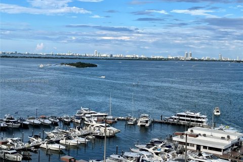Condo in Miami, Florida, 1 bedroom  № 1921370 - photo 6