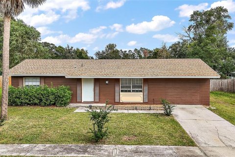 House in Ocala, Florida 2 bedrooms, 106.09 sq.m. № 1435692 - photo 1