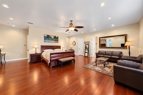 House in Tampa, Florida 5 bedrooms, 512.82 sq.m. № 2398363 - photo 26