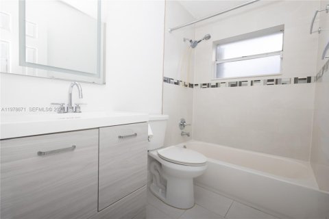 Casa en venta en North Lauderdale, Florida, 3 dormitorios, 145.86 m2 № 2045757 - foto 24