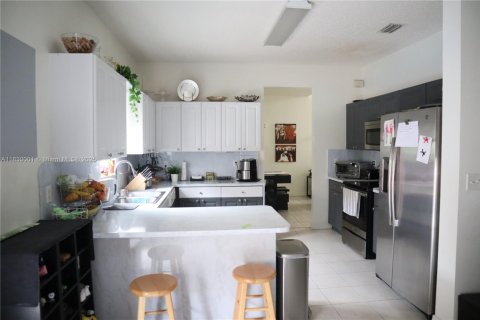 House in Homestead, Florida 3 bedrooms, 178.28 sq.m. № 1809833 - photo 6