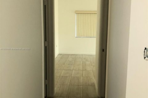 House in Homestead, Florida 3 bedrooms, 178.28 sq.m. № 1809833 - photo 10